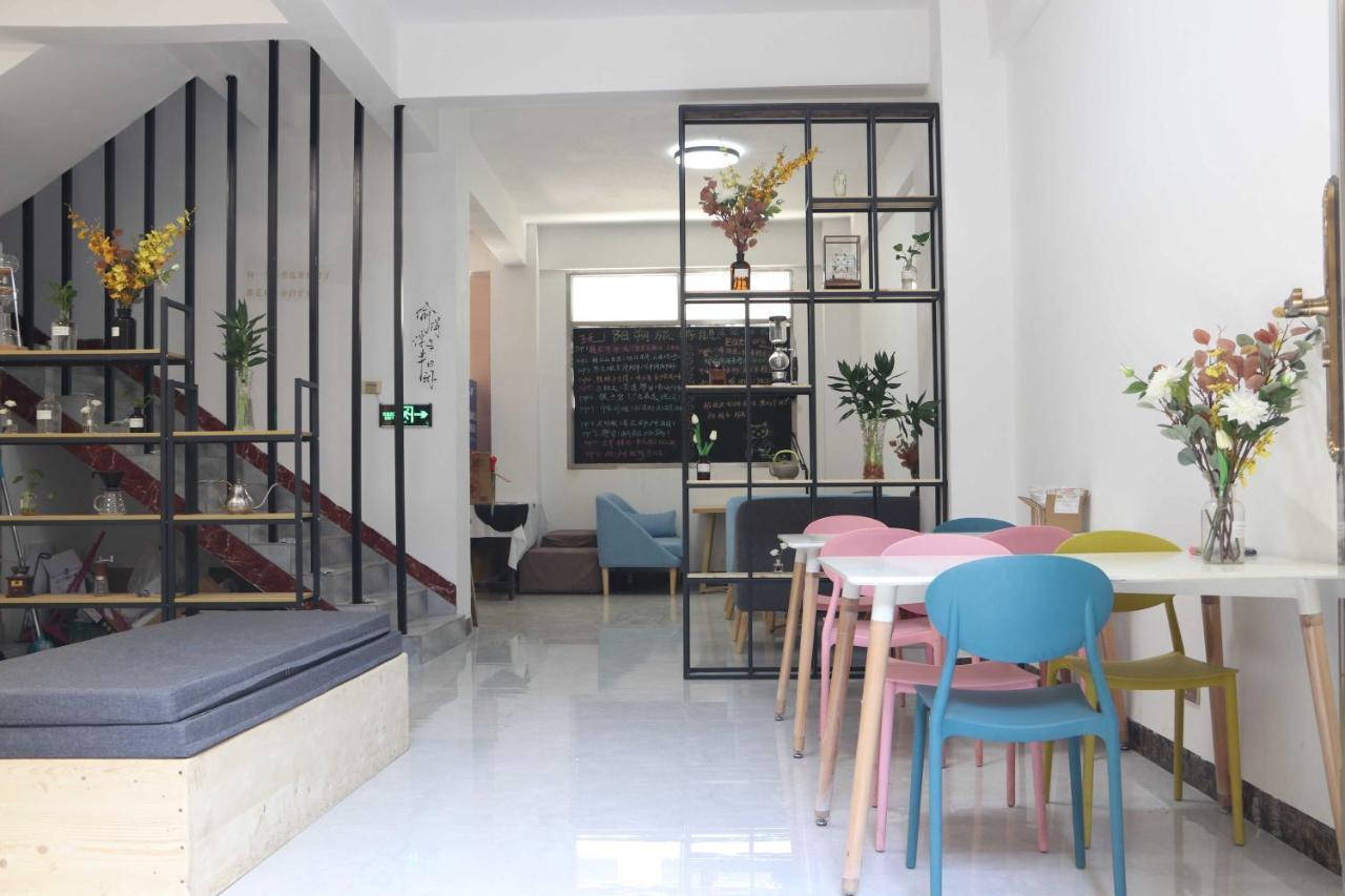 Showbiz Hostel Yangshuo Εξωτερικό φωτογραφία